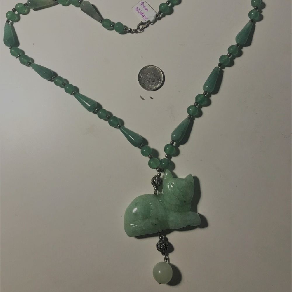 Whismical Jade Color Green Adventurine Cat Necklac